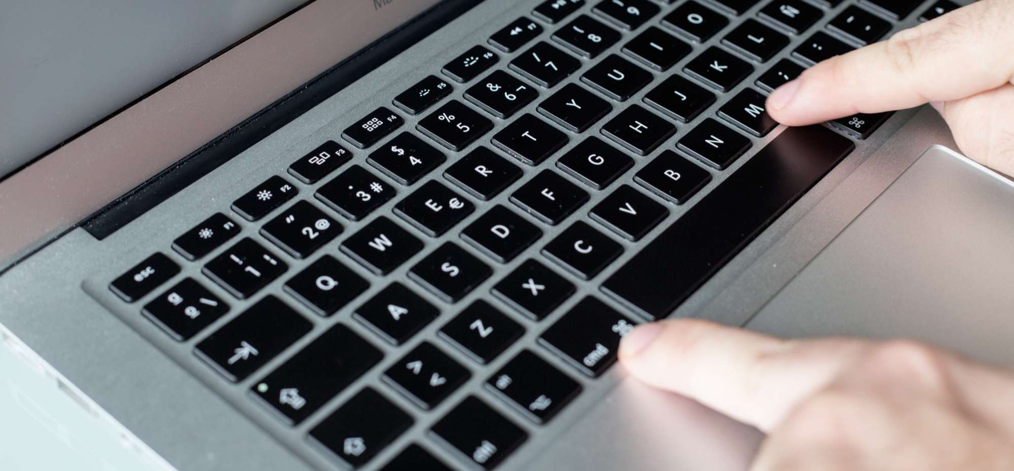Cómo minimizar una ventana de una aplicación con un atajo de teclado en Mac