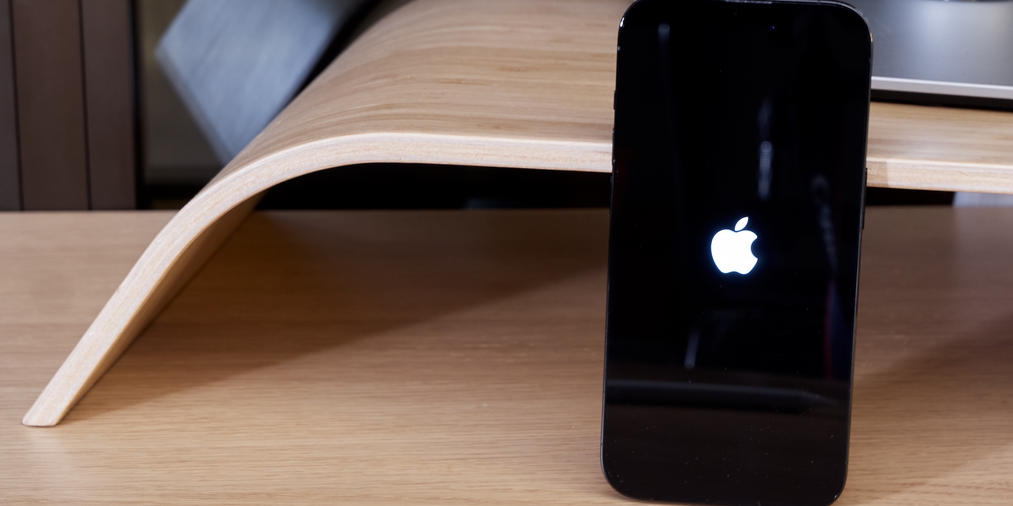 ¿Cómo activar el sonido de encendido y apagado en iPhone con iOS16?