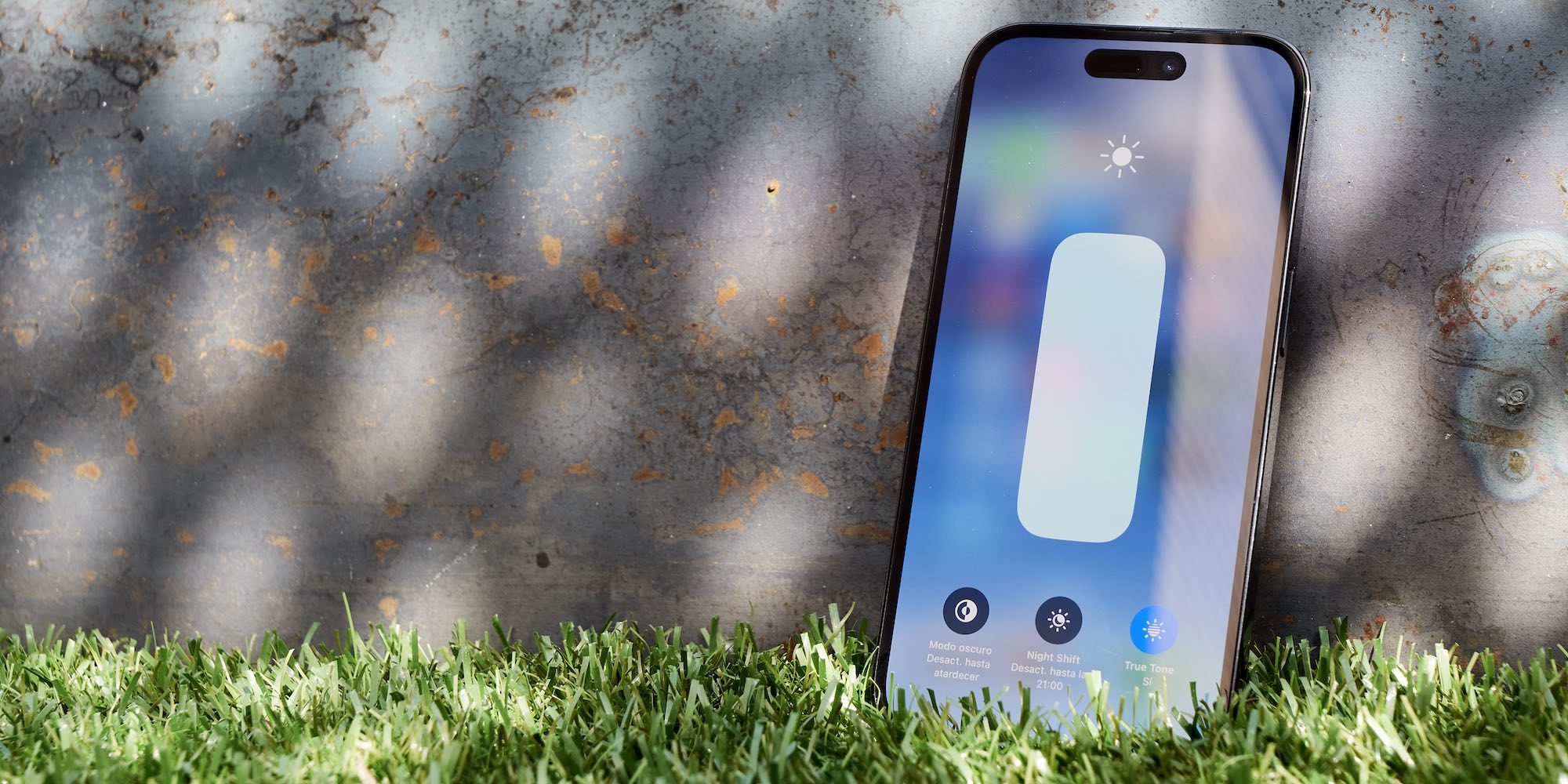 Brillo automático ¿Qué es y cómo funciona en un iPhone y iPad?