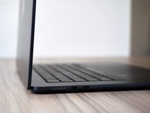 Apple MacBook Air 15" M2 Puertos