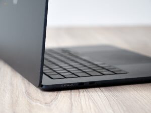 MacBook Air 15" M2 2023 · Puertos USB-C y Magsafe