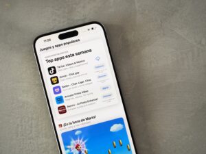 Apple iPhone 15 Pro Max App Store