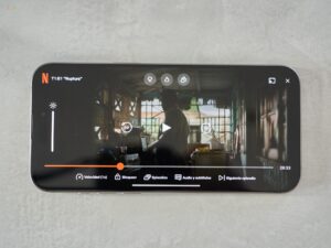 Apple iPhone 15 Pro Max Netflix