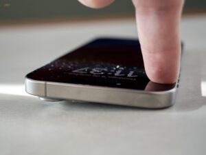 Apple iPhone 15 Pro Max Cojera