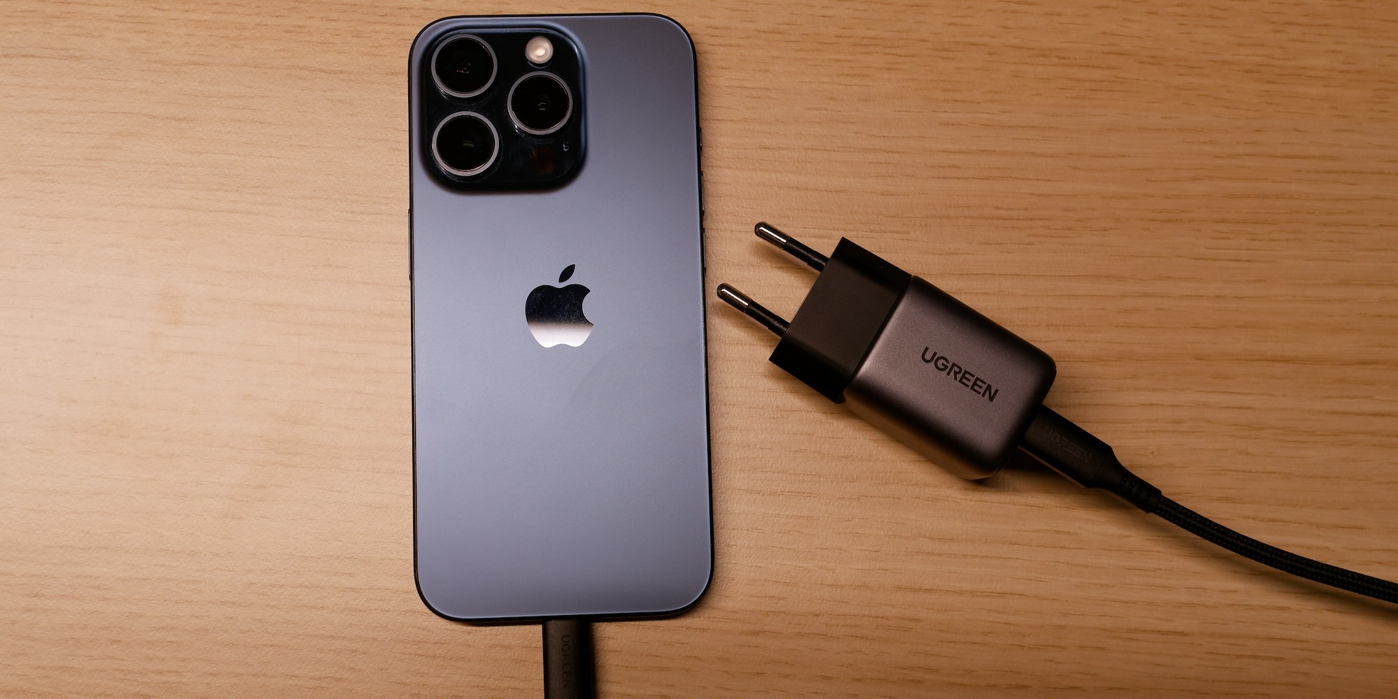 Cargador USB-C alternativa al original de Apple para iPhone 15 Pro