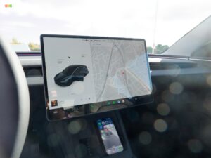 Tesla Model 3 Apple CarPlay iPhone