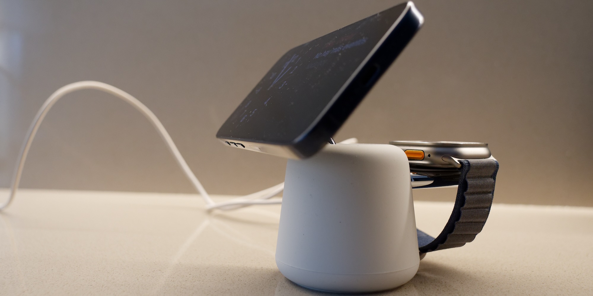 Dock Belkin Boost Charge para iPhone con Magsafe · Análisis y Opinión