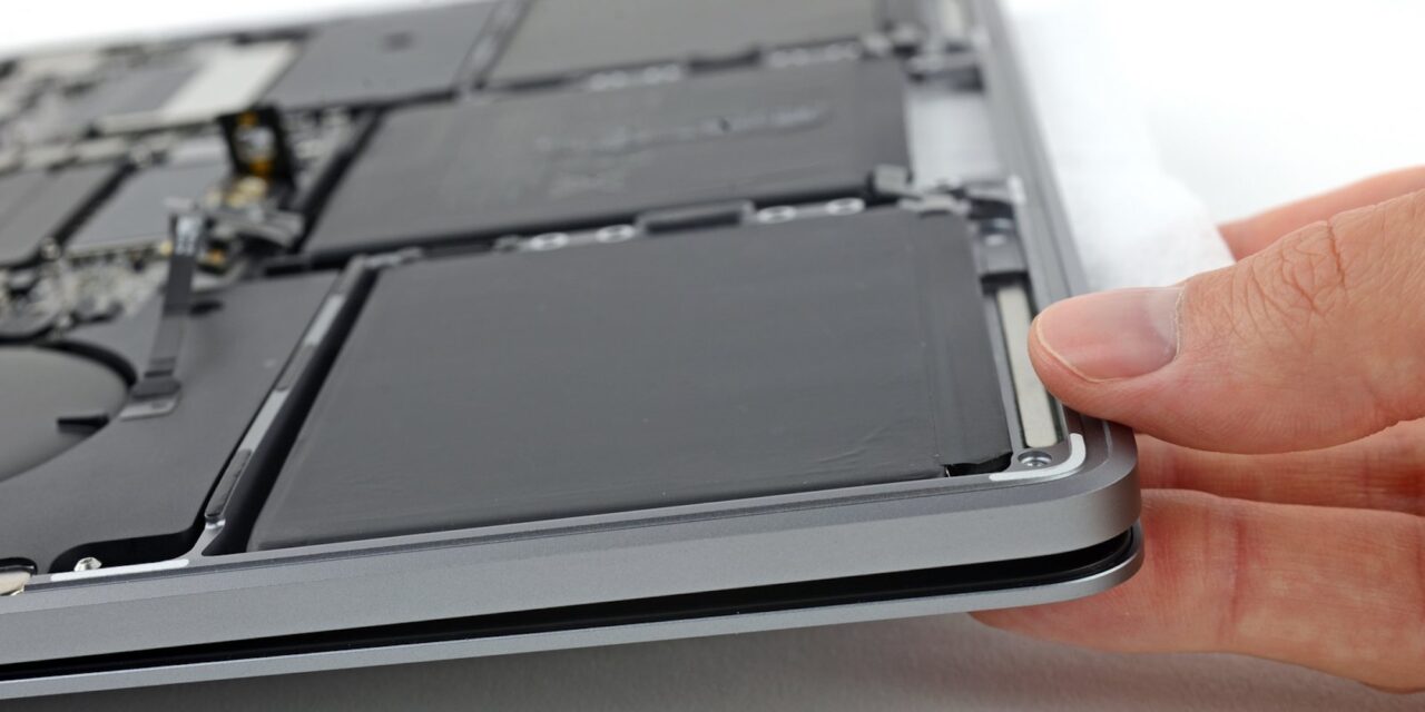 Cómo cambiar batería de un Macbook: guía completa y opinión (Kit iFixit)