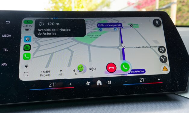 Apple mejora las llamadas en Apple CarPlay con iOS26