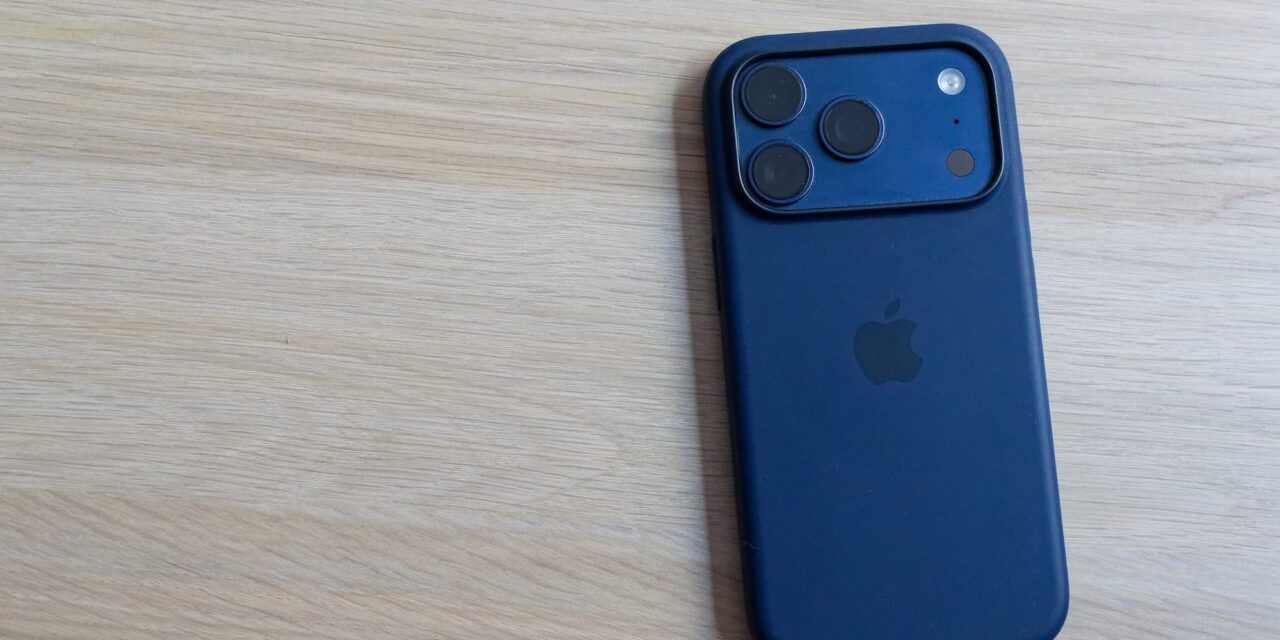 Apple Funda de Silicona con MagSafe para el iPhone 17 Pro